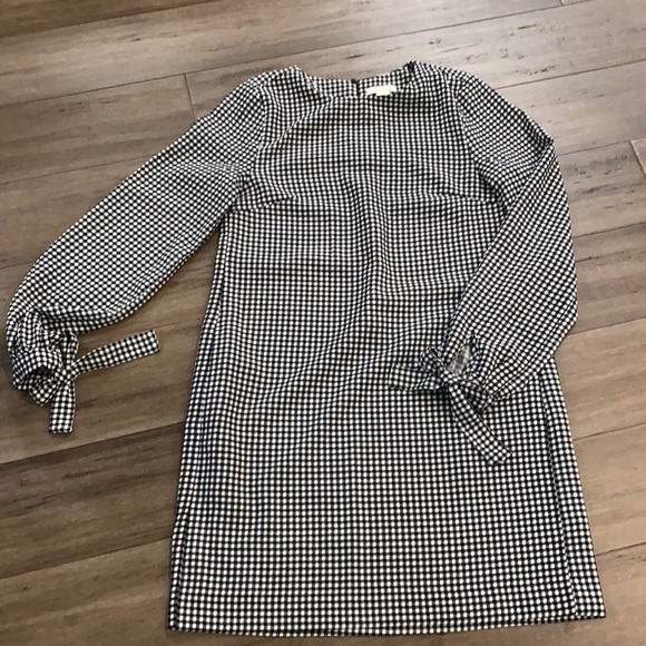 H&M Dresses & Skirts - H&M checkered black white dress
